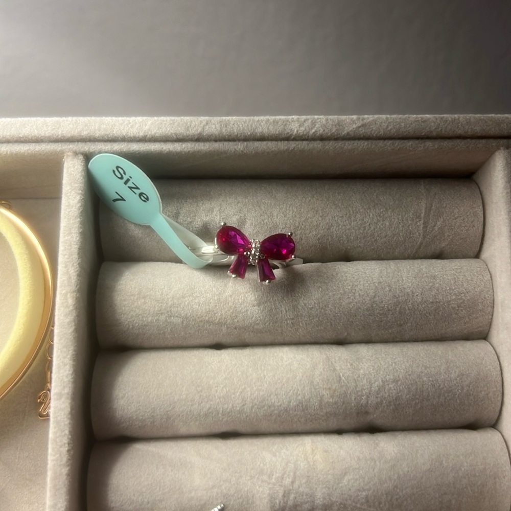 Size 7 pink bow ring
